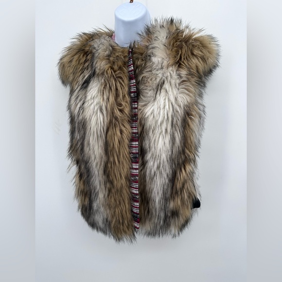 Furry Gothic Twelfth Street Faux Fur Embellished Vest by Cynthia Vincent size S - Picture 5 of 9